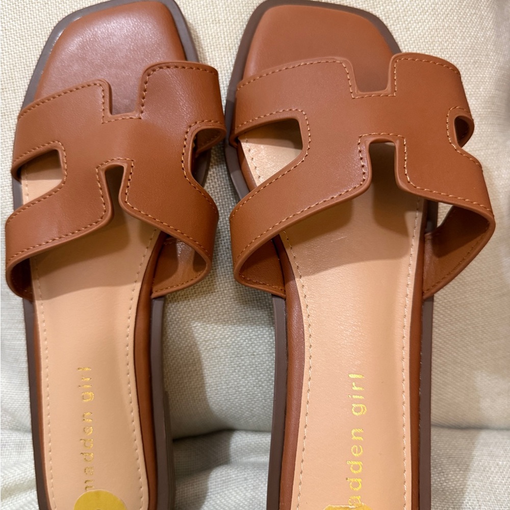 Brand new Steve Madden Haydn Tan Leather Sandals Size 8